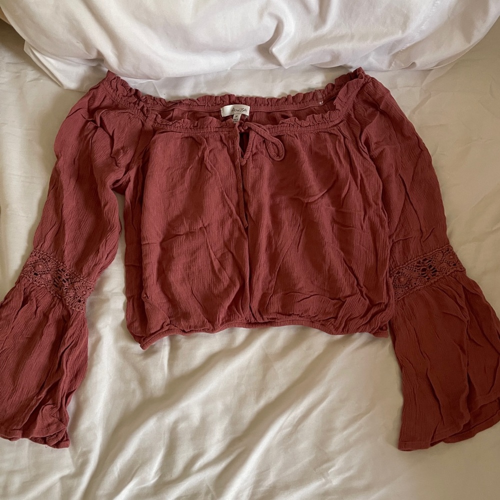 BELL-SLEEVES TOP